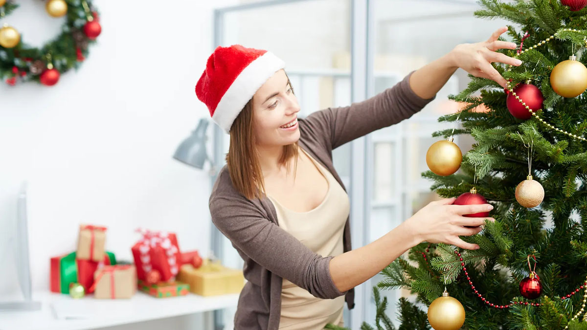 reasons-to-opt-for-christmas-tree-hire-services
